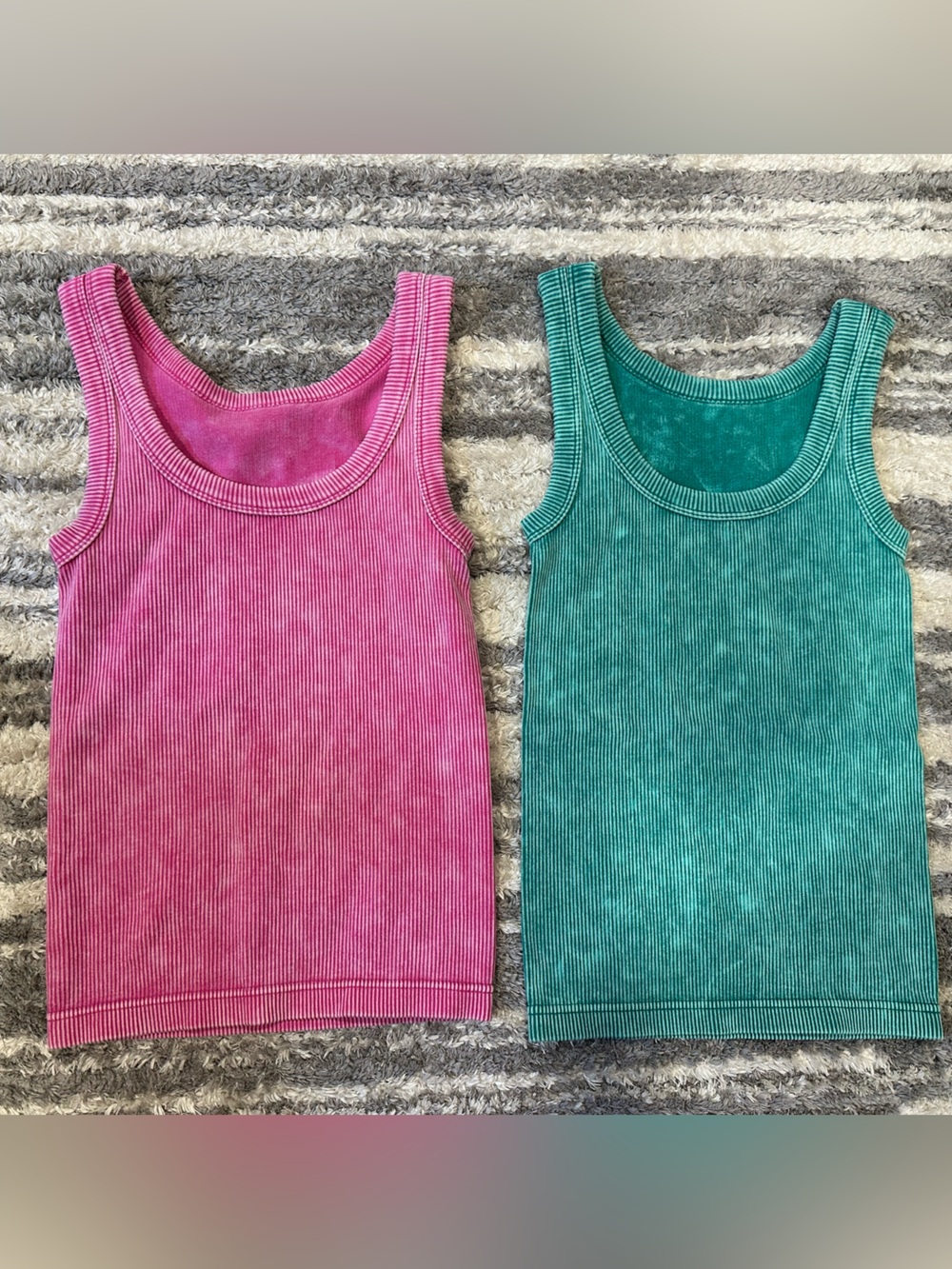 Zenana tank tops size S/M